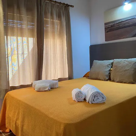Casita Con Jardin Privado Y Piscina Compartida * Cadiz