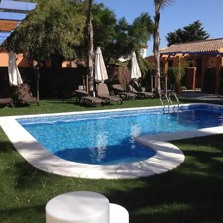 Casita Con Jardin Privado Y Piscina Compartida