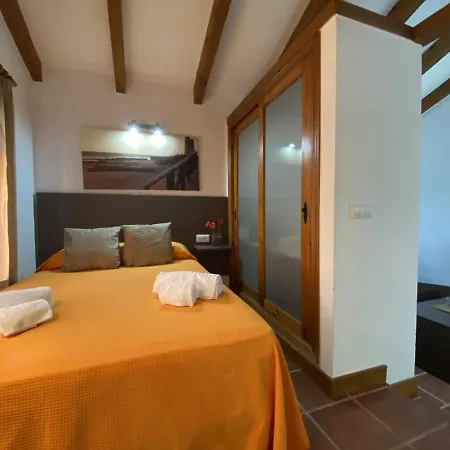 Casita Con Jardin Privado Y Piscina Compartida Holiday home *